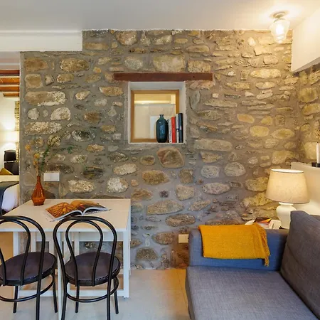 Apartment Paroi *